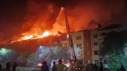 Қонаев қаласында көпқабатты үйде алапат өрт болды: Құтқарушылар үйден 20 газ баллонын алып шыққан