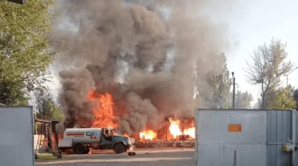 Алматы облысында газ құю станциясы өртеніп, 2 адам зардап шекті