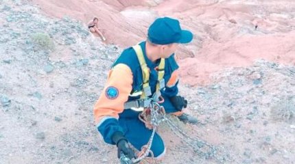 Россиянку спасли со скалы в Чарынском каньоне