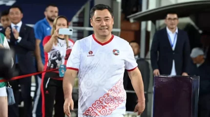 Қырғыз Президенті әлемдік футбол жұлдыздарымен бірге доп тебеді