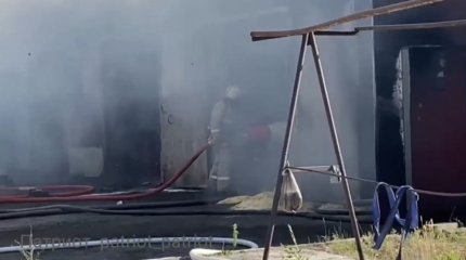 Бокс с автомобилями сгорел в Караганде