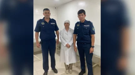 Полицейлер өзіне қол салған қызды құтқарып қалды