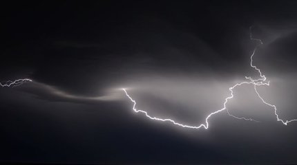 Найзағай, жаңбыр, бұршақ: 13 өңірде ауа райына байланысты ескерту жасалды