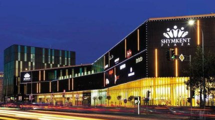 Из-за сбоя в пожарной сигнализации сотни людей эвакуировали из ТРЦ Шымкента