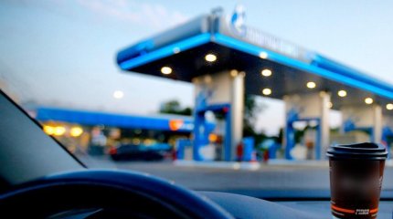 Пока сельчанин пил кофе, у него угнали авто с заправки Лисаковска