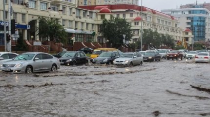 "Мне самому неудобно": Женис Касымбек извинился перед астанчанами за подтопленные улицы