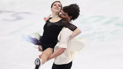 Ұлымен бірге отырған: танымал мәнерлеп сырғанаушы көлік апатынан көз жұмды