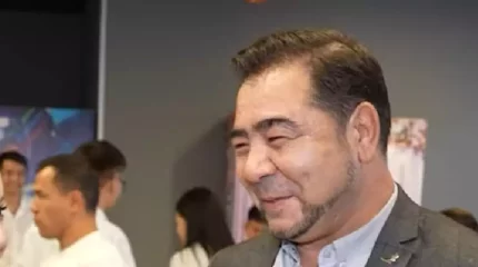 Елімізге танымал актер тұңғыш рет фильмге тыр жалаңаш түсті