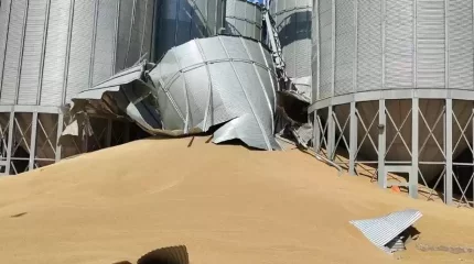 Қостанай облысында екі астық қоймасына жай түсті