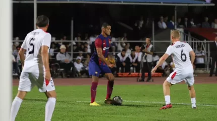 Қазақстандық футболшылар "Барселона" аңыздарына қарсы өткен ойынға қатысты