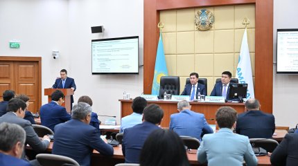 «AMANAT» партиясының фракциясы Президент Жолдауларының орындалуы туралы Үкіметтің ақпаратын тыңдады