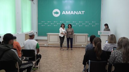 В День Конституции в ряды "AMANAT" вступили сразу 100 устькаменогорцев