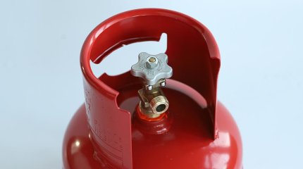 Мужчина и ребенок пострадали при взрыве газбаллона в Алматы