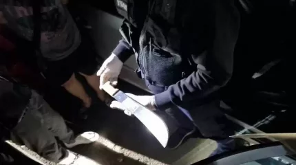 Өскемен тұрғынының көлігі мен ақшасын тартып алған екі адам ұсталды