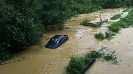 Бейжіңде нөсер жауын мен селден 33 адам қаза тапты