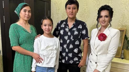 Әнші Нұржан Қалжан алғаш рет жұбайын көрсетті