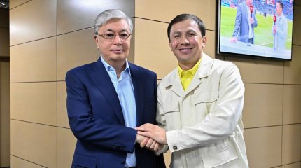 1:0 в нашу пользу: Токаев и Головкин болеют за наших на матче Казахстан - Северная Ирландия