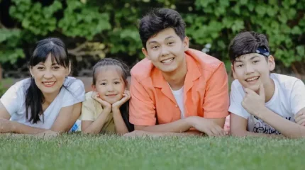 "Анасына пәтер сыйлаған, 11 миллионға алданған". Әнші Садраддин Болат туралы не белгілі?