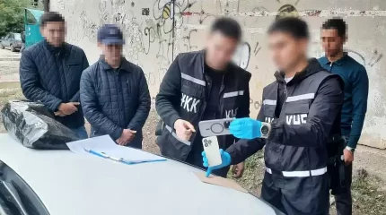 Ақтөбе облысында шетелден заңсыз жұмыс күшін тарту үшін шенеунікке пара берген адам ұсталды