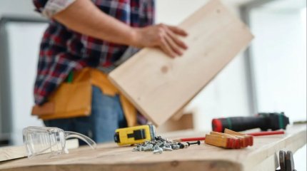 Жители Шымкента остались без денег и заказанной мебели