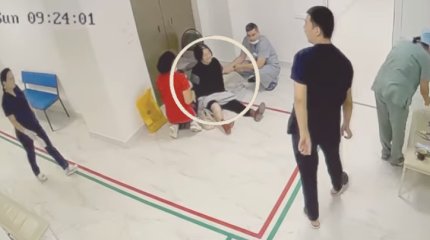 73-летняя алматинка провалилась в шахту больничного лифта