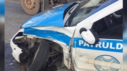 ДТП с патрульной машиной произошло на трассе в Западном Казахстане