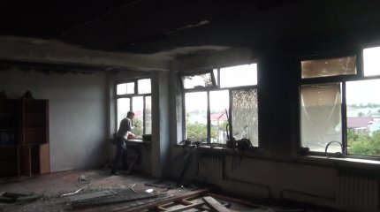 Тараздағы мектепте жарылыс болып, үш адам 3-қабаттан секіріп кеткен