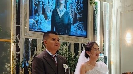 Ремесло тамады в опасности: искусственный интеллект поженил пару из Алматы