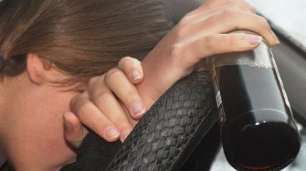 Пьяная ехала по встречке: депутат маслихата города Актобе оказалась в центре скандала