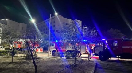 Почти 500 человек эвакуировали из больницы Актау из-за ночного пожара