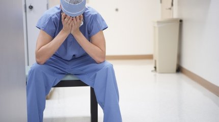 Пациент напал на врача и санитарку в Шымкенте