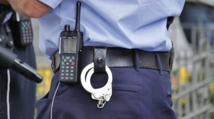 Таксист пырнул ножом патрульного полицейского