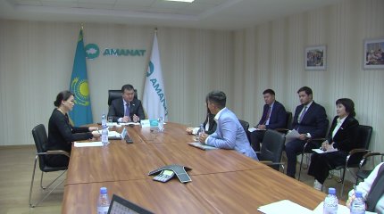 Астана қаласының әкімі «AMANAT» партиясының республикалық қоғамдық қабылдауында тұрғындармен кездесті