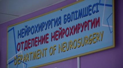 Ребенок едва не погиб при падении со школьной лестницы в Астане: директор уволен
