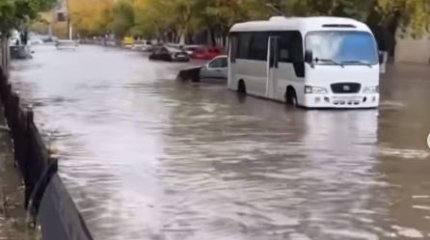 Улицы Караганды затопило после дождя