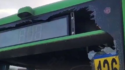 Шымкентте жүк көлігі мен автобус соқтығысып, үш адам зардап шекті