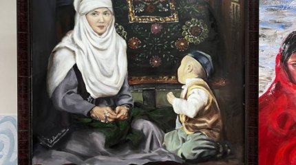 Картинада енесі бейнеленген: қазақ қызы ұлыбританиялық сурет байқауында топ жарды