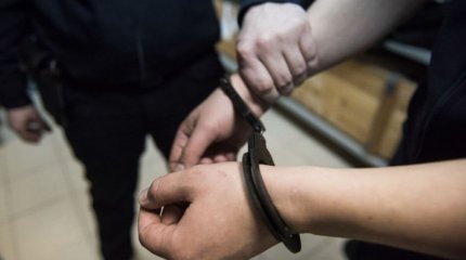 Гигант в сундучке и преступник под полом: о необычных задержаниях рассказал актюбинский оперативник