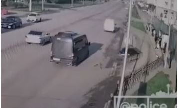 Среди пострадавших ребенок: новые подробности наезда на остановку в Астане