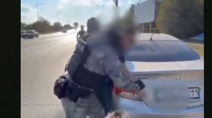 Держали в квартире и угрожали расправой: вымогателей задержали в Актобе