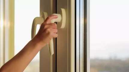 Астанада жасөспірім 15-қабаттан секірмек болған