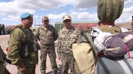 "Қазақстан армиясы кез-келген сын-қатерге дайын болуы қажет", - Президент