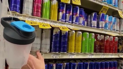 Алматинский подросток попал в больницу после энергетических напитков и фастфуда