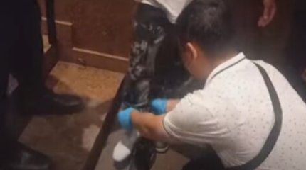 Наркотики в носках нашли у посетителей шымкентского клуба