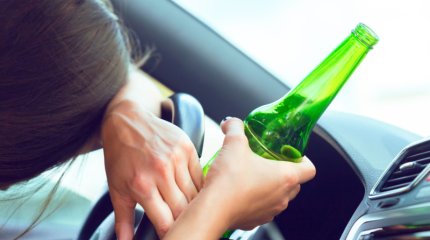 Хаотично двигалась: полицейские Шымкента задержали пьяную автоледи