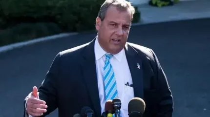 АҚШ-тағы президент сайлауында Трамптың қарсыласы үміткерліктен бас тартты