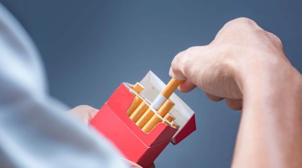 Астаначанин лишился полумиллиона тенге из-за бесплатной пачки сигарет