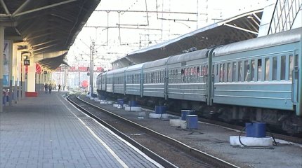 Грузовой поезд сошёл с рельсов в Карагандинской области