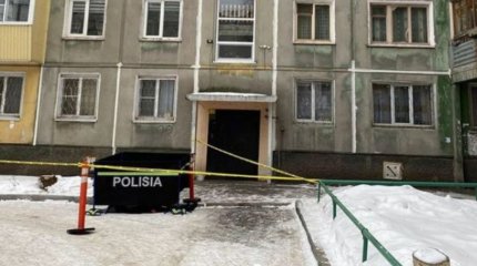 Өскеменде үйдің кіреберісінде ер адамды атып кетті