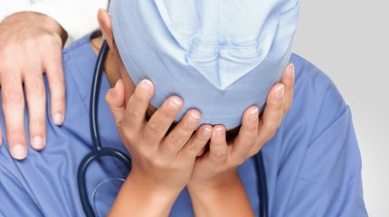 Фельдшер скорой попала в больницу после нападения пациента в Акмолинской области